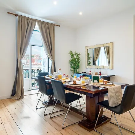 Mbird Rossio Square Belvedere 3br Лиссабон