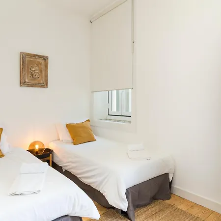 Mbird Rossio Square Belvedere 3br * Лиссабон
